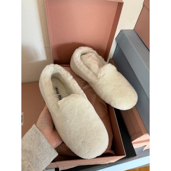 Miu Miu Slip-on Slippers White Shearling Fur - Picture 3 of 8